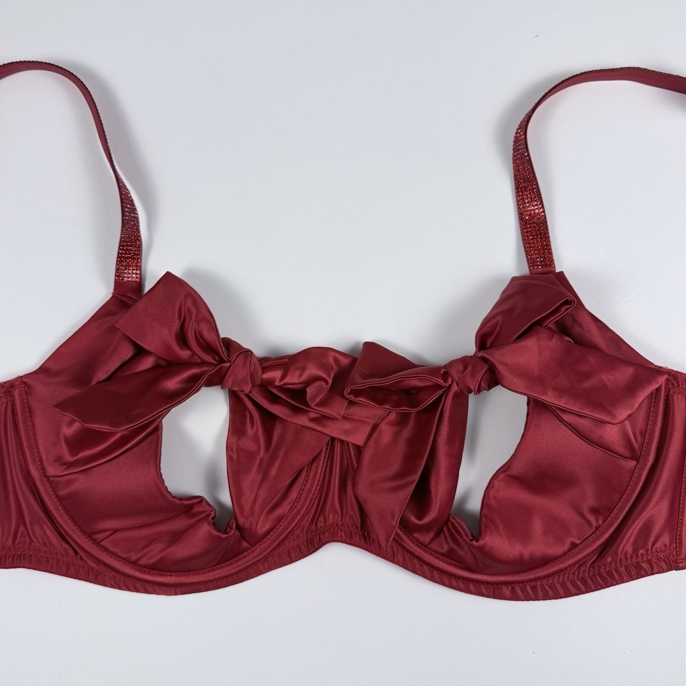 Victoria's Secret Dream Angels Satin Peekaboo Bow Balconette Red Bra Size S-DD - Picture 3 of 5